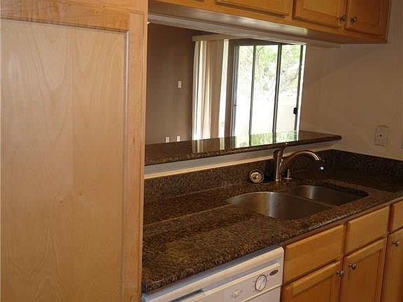 2nd image of 769 Oakmont Ave Unit 402