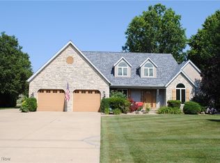 717 Jaycox Rd, Avon Lake, OH 44012