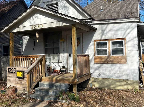 1220 SW 5th St, Topeka, KS 66606