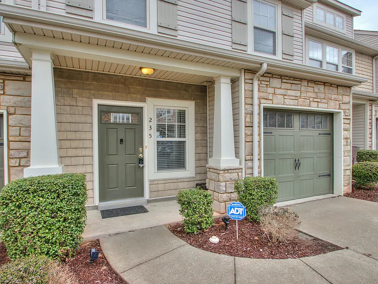 735 Tulip Grove Rd — Photo 2