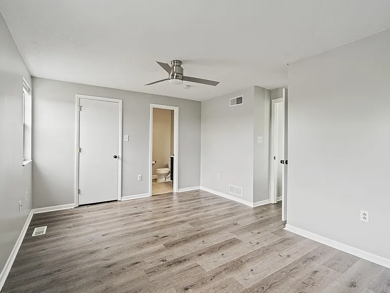 2714 Meadowcrest Ct — Photo 16