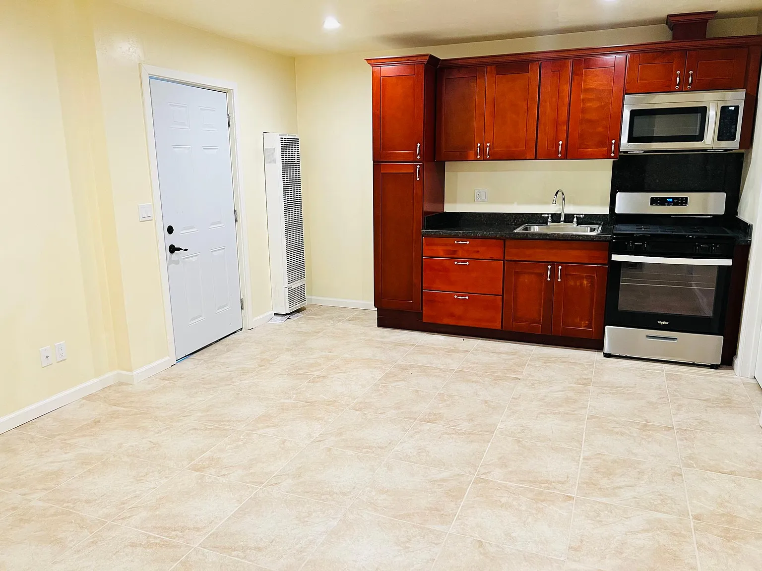 215 Hillcrest Ave — Photo 3