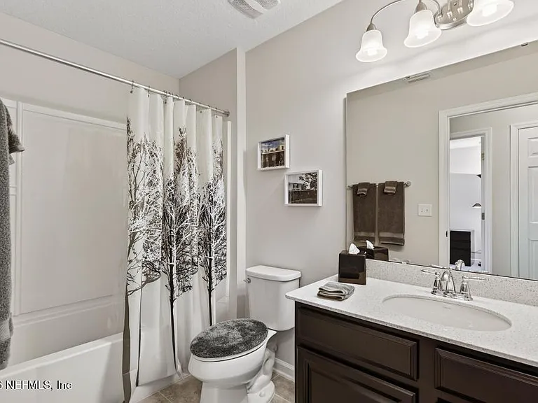381 Richmond Dr — Photo 28