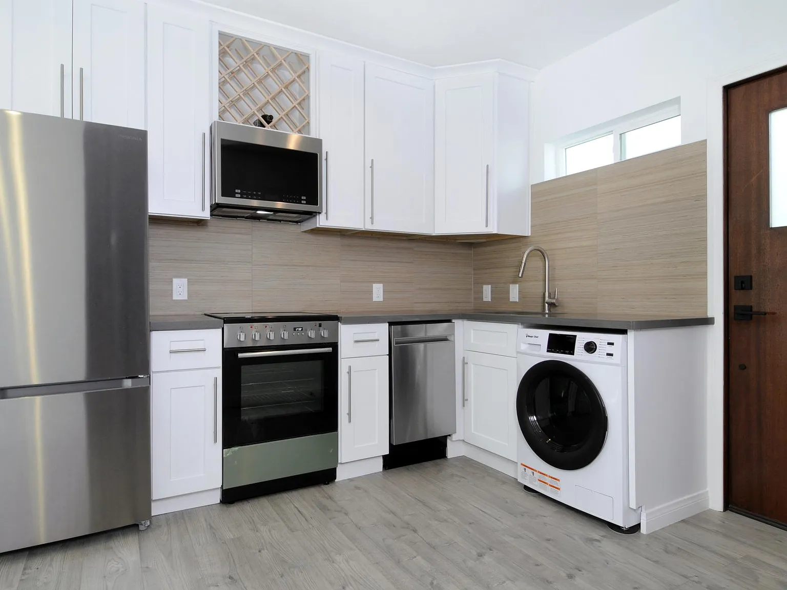 1 bed, 400 sqft, $2,300 — Photo 4