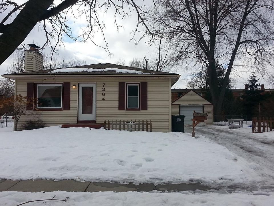 Large Lot w/ 1 car garage