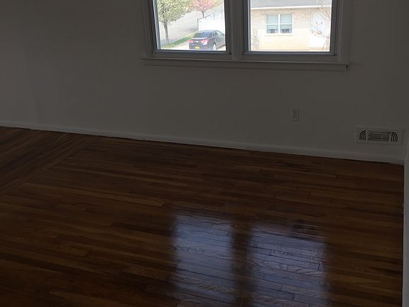 5th image of 272 Weed Ave