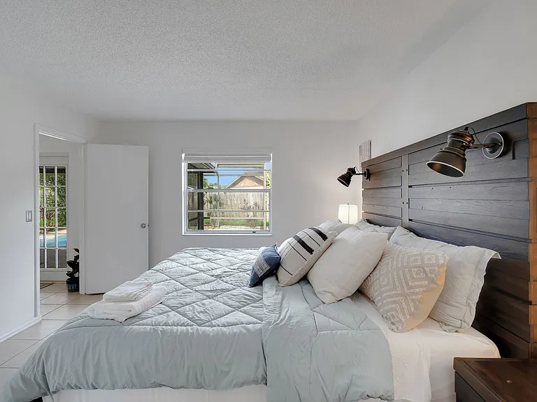 1045 Axlewood Cir — Photo 7