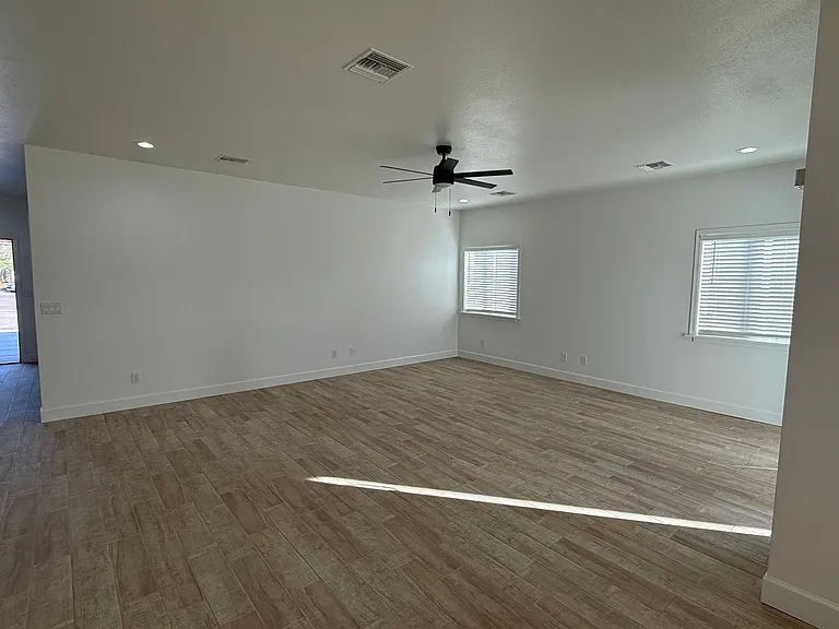 5640 S Desert Lakes Dr — Photo 6