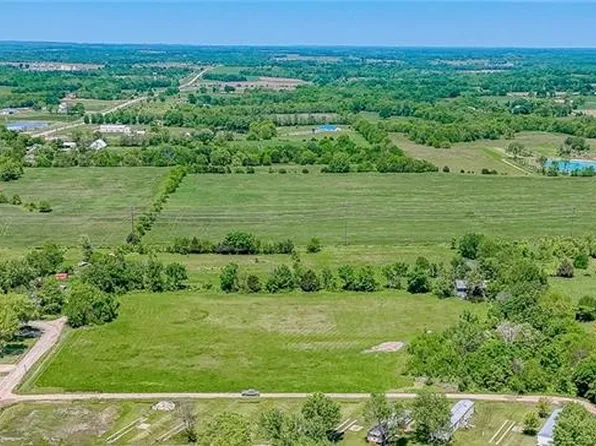 N Mary St, Holden, MO 64040