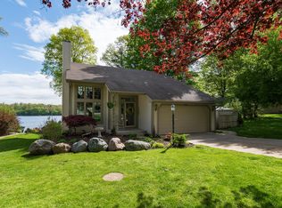 58853 Edgewood Dr, Three Rivers, MI 49093