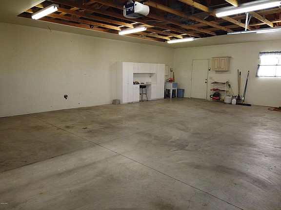 4th image of 465 E Bluewater Dr