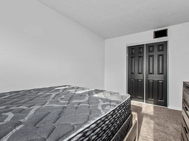 62 Midland Heights Cir #C — Photo 11