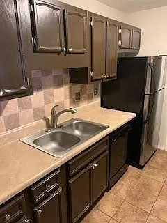 309 Augusta Dr SE — Photo 3