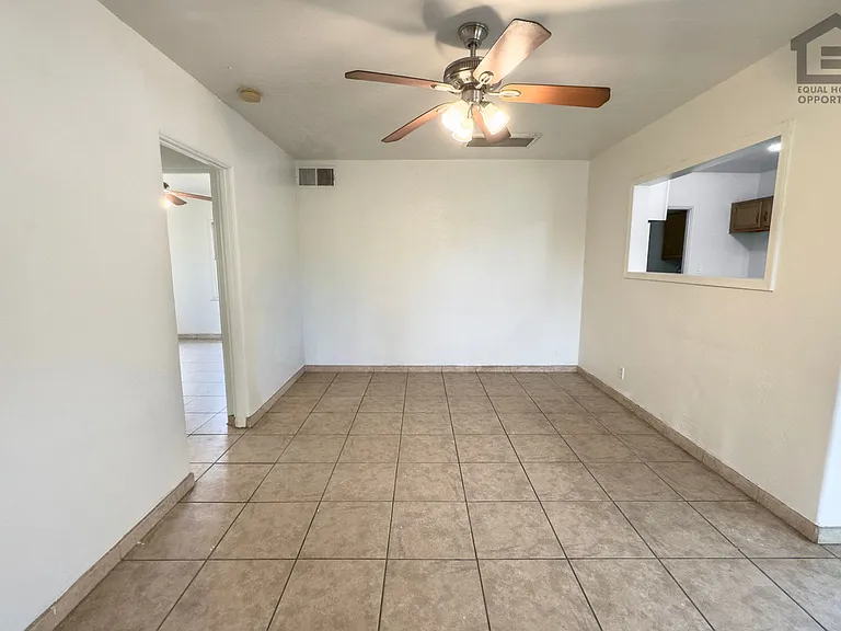 2517 E Culver St — Photo 9