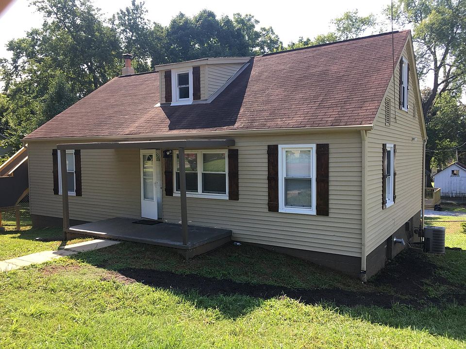 1st image of 512 Balsam Dr #A
