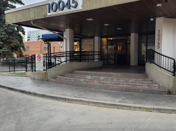 10045 117th St NW, Edmonton, AB T5K 1W8