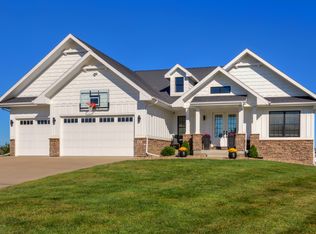 9421 Foxtail Cir, Norwalk, IA 50211