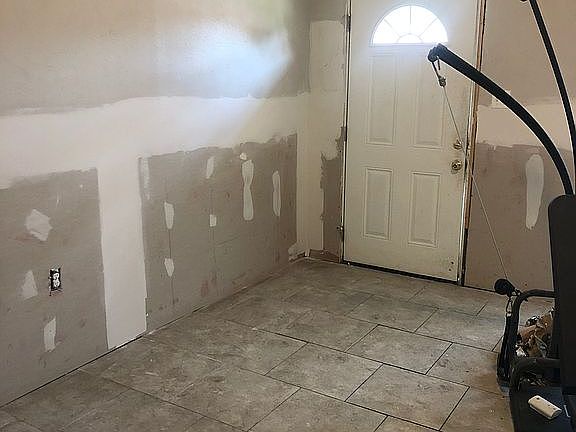2nd image of 537 Gardenia St