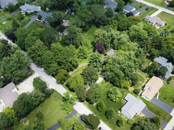 0N459 Willow Rd, Wheaton, IL 60187