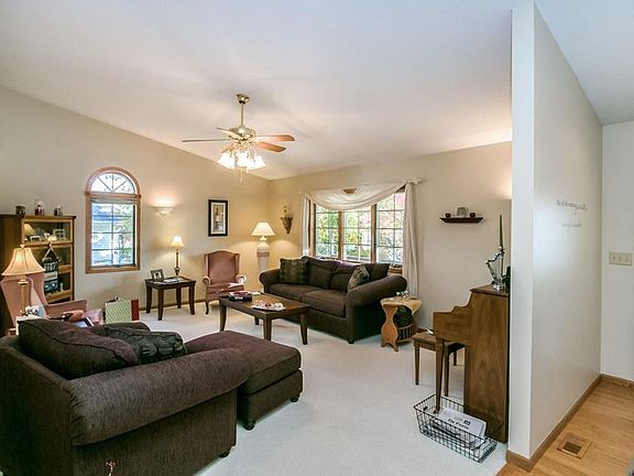 2nd image of 900 Saint Andrews Dr