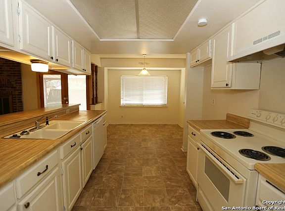 3rd image of 4606 Briardale St