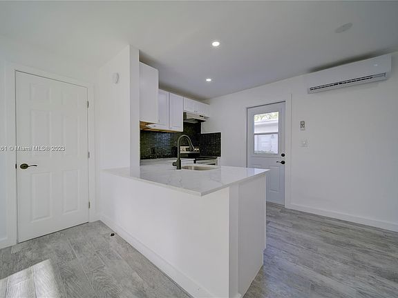 3rd image of 86 NW 21st Ave #1