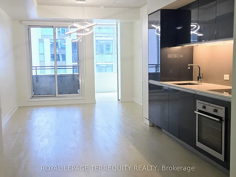 20 Gladstone Ave #502 — Photo 1