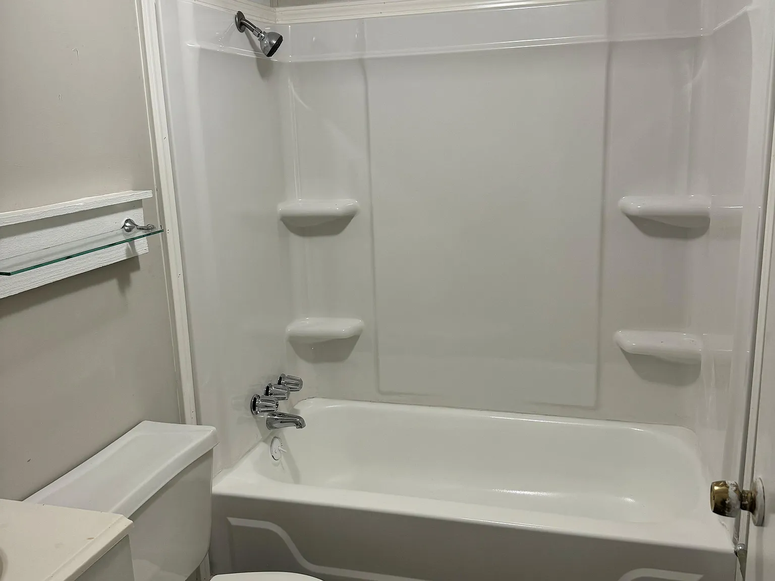 3 bed, 1148 sqft, $1,300 — Photo 3