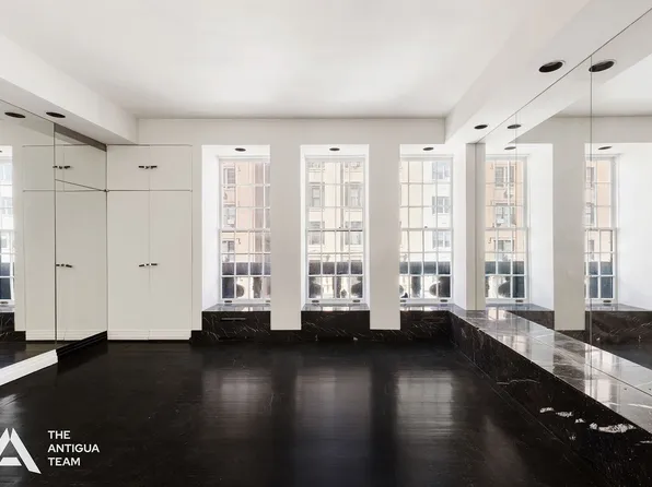 45 East 66th Street 4W image 1 of 26