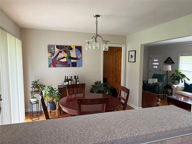 2465 Miriam Ln — Photo 16