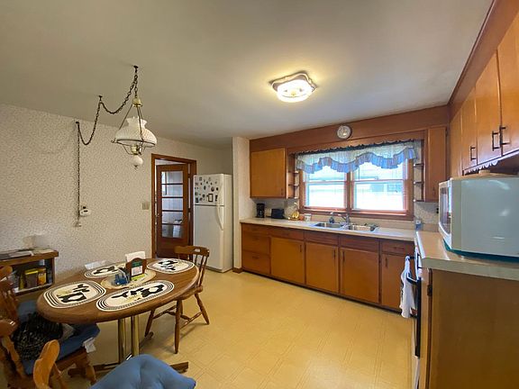 4th image of 700 W Iron St #W