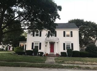 10 Pilgrim Dr, Cranston, RI 02905