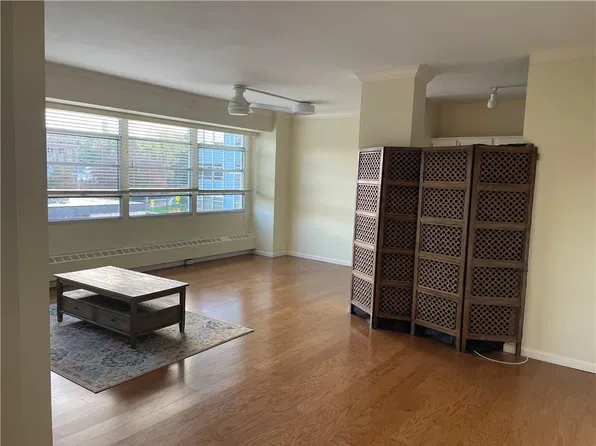 333 W Meyer Blvd APT 414, Kansas City, MO 64113