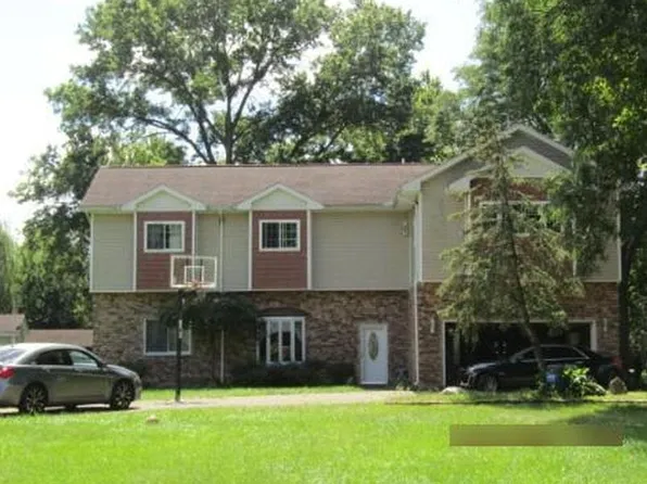 28251 Wildwood Trl, Farmington Hills, MI 48336