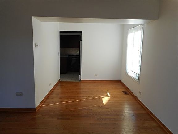 3rd image of 113 Parkwood Dr