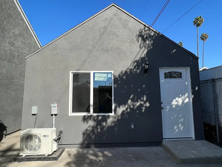 Vineyard Ave — Photo 1