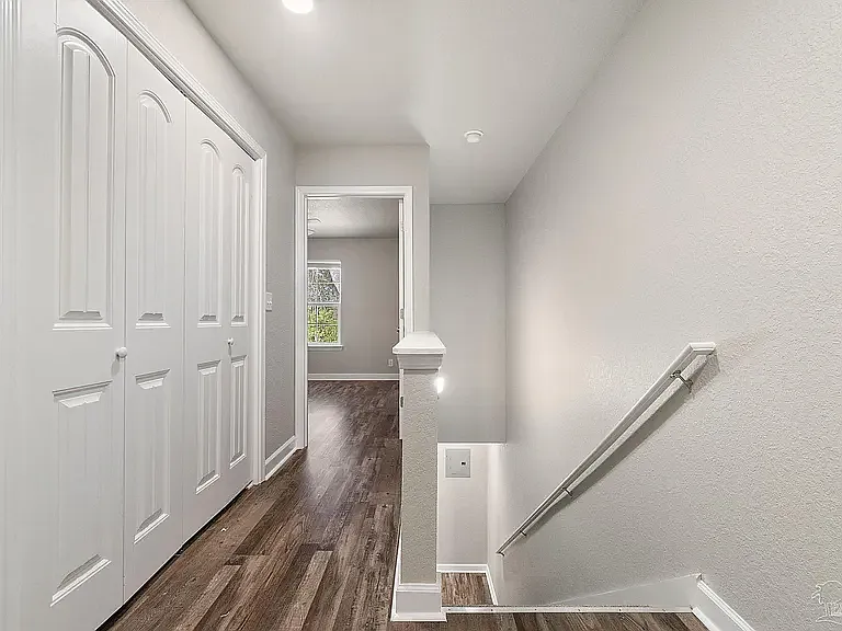 3 bed, 1370 sqft, $1,650 — Photo 4