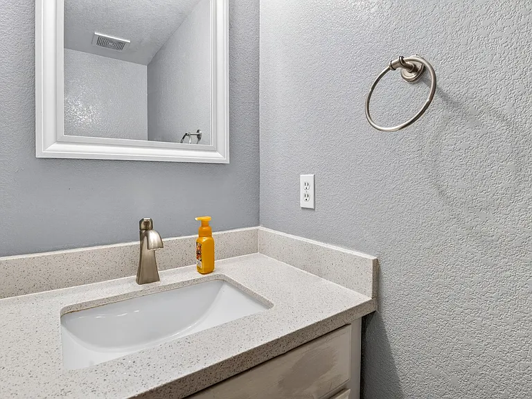 7520 Bowles Dr — Photo 18