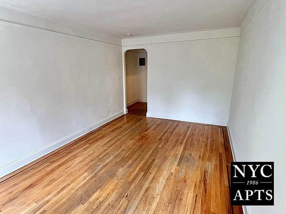 2nd image of 220 E 52nd St APT 5E