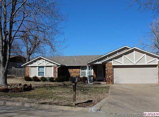 1516 W Valley View Dr, Claremore, OK 74017