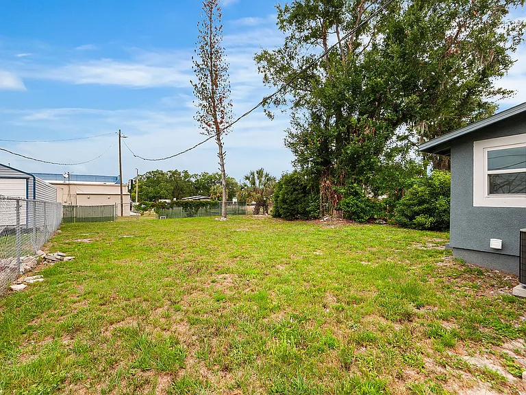 807 NW 1st Ave — Photo 11