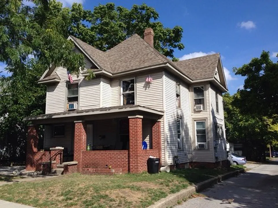 104 N Salisbury St