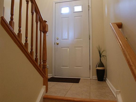 2nd image of 1119 N Claremont Dr