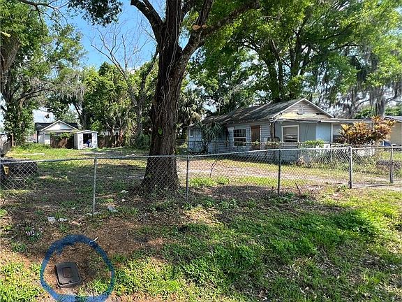 2nd image of 815 SAVANNAH AVENUE