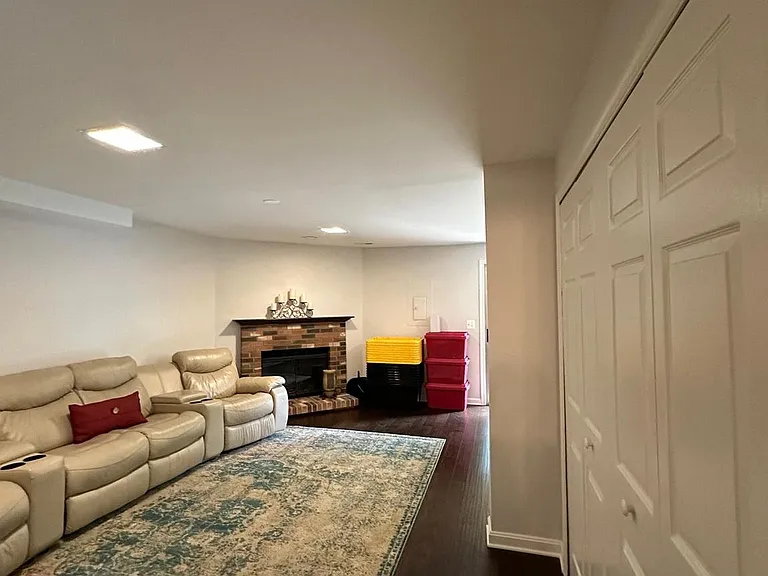 10603 Brice Ct — Photo 35