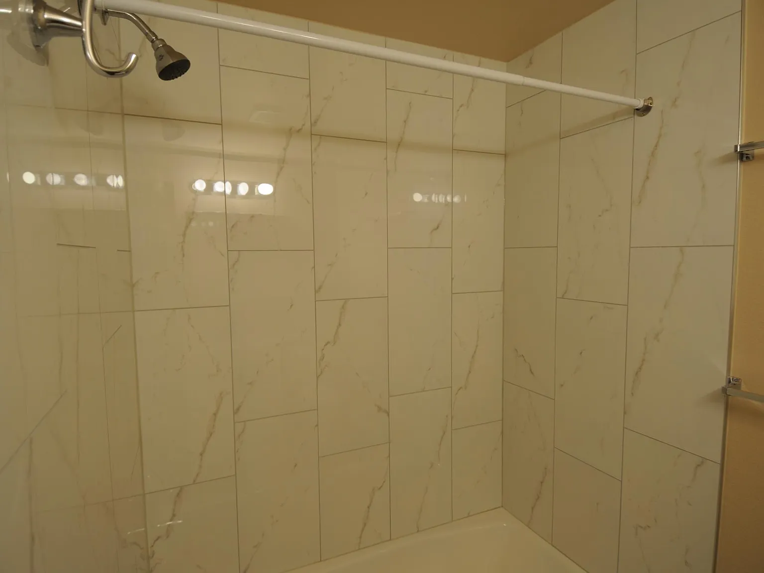 2 bed, 800 sqft, $1,400 — Photo 4