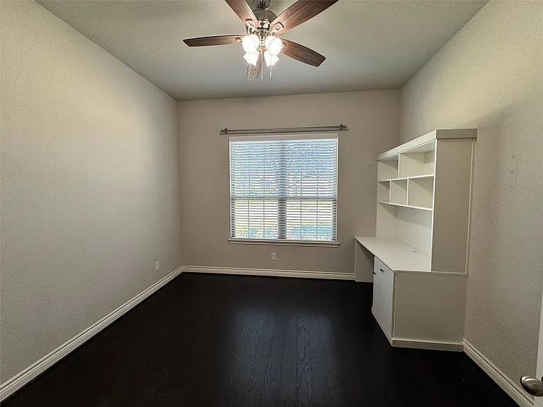 5231 Pickford Grv — Photo 18