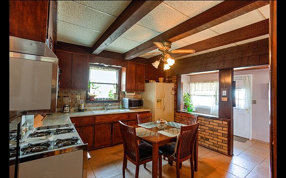 5th image of 10718 S Avenue G