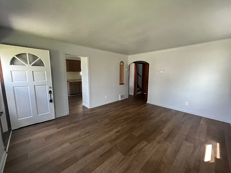 5107 Philip Ave — Photo 2