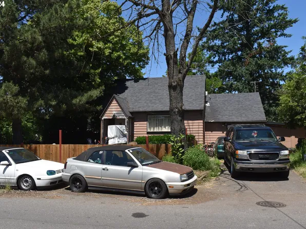 13345 SE Bush St, Portland, OR 97236